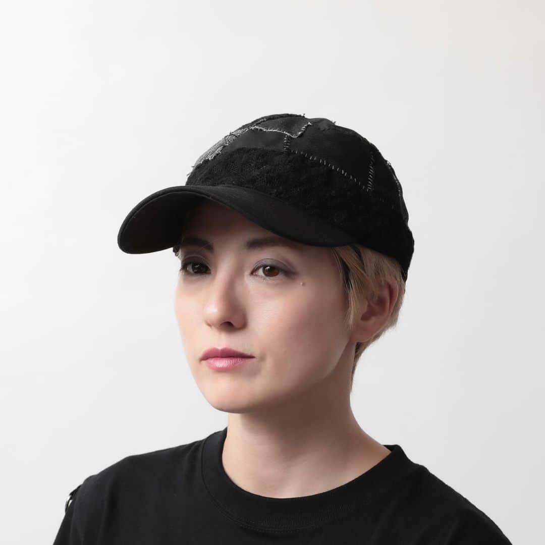 白鳥雪之丞さんのインスタグラム写真 - (白鳥雪之丞Instagram)「"TEARS OF SWAN-PATCHWORK CAP" ¥13.000(tax in)   様々な生地をハンドステッチにてパッチワーク加工を施したLOW CAP、後部にサイズ調整出来るアジャスター付きです。  店頭、official webshopにてオーダー開始になりますので宜しくお願い致します!!  https://tears-of-swan.shop-pro.jp/?pid=177728926 (11月下旬発送開始)  @tears_of_swan #tearsofswan #patchwork #patchworkcap #lowcap #cap」10月20日 8時44分 - yukinojoeshiratori