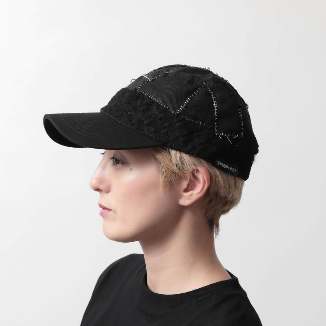白鳥雪之丞さんのインスタグラム写真 - (白鳥雪之丞Instagram)「"TEARS OF SWAN-PATCHWORK CAP" ¥13.000(tax in)   様々な生地をハンドステッチにてパッチワーク加工を施したLOW CAP、後部にサイズ調整出来るアジャスター付きです。  店頭、official webshopにてオーダー開始になりますので宜しくお願い致します!!  https://tears-of-swan.shop-pro.jp/?pid=177728926 (11月下旬発送開始)  @tears_of_swan #tearsofswan #patchwork #patchworkcap #lowcap #cap」10月20日 8時44分 - yukinojoeshiratori