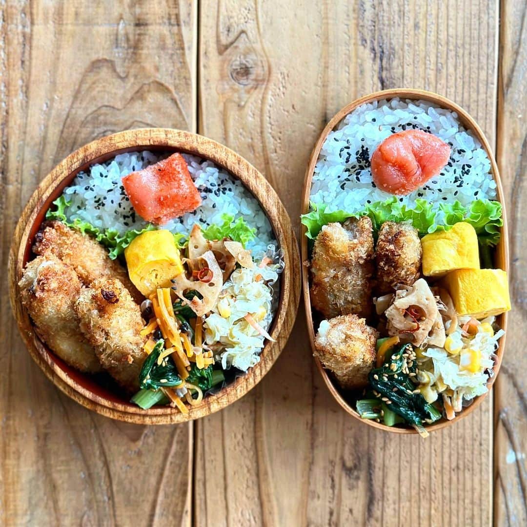 Atsukoのインスタグラム：「今日のお弁当 2023.10.20  紫蘇チー巻きカツ 卵焼き 小松菜と人参としめじのナムル コールスロー 蓮根金平  やっと金曜日！ 普段金曜日は仕事休みなんだけど今日は出勤 金曜日はいつも激混みなんだけど 今日は混まないといーなぁ」