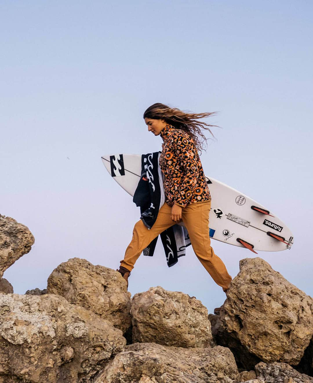 BILLABONG WOMENSさんのインスタグラム写真 - (BILLABONG WOMENSInstagram)「There are no boundaries in our newest mock fleece. With fun patterns and coziness for days you’ll be perfectly layered for all your adventures ahead. #BillabongAdventureDivison」10月20日 9時00分 - billabongwomens