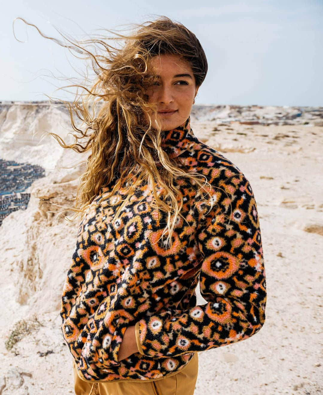 BILLABONG WOMENSさんのインスタグラム写真 - (BILLABONG WOMENSInstagram)「There are no boundaries in our newest mock fleece. With fun patterns and coziness for days you’ll be perfectly layered for all your adventures ahead. #BillabongAdventureDivison」10月20日 9時00分 - billabongwomens