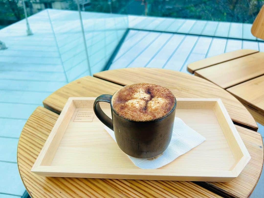 大越かず江さんのインスタグラム写真 - (大越かず江Instagram)「✨STARBUCKS RESERVE® ROASTERY TOKYO✨  いつかは……😳💖 と憧れていた『STARBUCKS RESERVE® ROASTERY TOKYO』へ行ってきました✨٩( ᐛ )( ᐖ )۶✨  テラス席でのんびり🦥*̣̩⋆ クレームブリュレラテを頂きました☕💭💕  素敵な時間が過ごせる 素敵な場所(ღ*ˇ ˇ*)｡o♡  またひとつ見つけちゃった💛💛💛 中目黒✨ 素敵な街ですね- ̗̀🎁 ̖́-  ✨✨✨✨✨✨✨✨✨✨✨✨✨✨✨✨✨  ✨STARBUCKS RESERVE® ROASTERY TOKYO✨  Someday...😳💖 I went to “STARBUCKS RESERVE® ROASTERY TOKYO” because I admired it✨٩( ᐛ )( ᐖ )۶✨  Relax on the terrace 🦥*̣̩⋆ I had a creme brûlée latte☕💭💕  have a wonderful time Wonderful place (ღ*ˇ ˇ*)｡o♡  I found another one💛💛💛 Nakameguro✨ It's a wonderful city- ̗̀🎁 ̖́-  ✨✨✨✨✨✨✨✨✨✨✨✨✨✨✨✨✨ @starbucks_j  @starbucksreserve_tokyo    #中目黒カフェ  #nakameguro  #starbuckscoffee  #starbucksreserveroasterytokyo  #コーヒー好きな人と繋がりたい  #幸せ時間  #happytime #美  #生きる意味 #sexy #セクシー系 #美肌ケア #写真好きな人と繋がりたい #女優好きな人と繋がりたい #幸福 #happy #東京 #tokyo #日本 #japan  #美魔女モデル #actress  #資格マニア  #スマイル #笑顔 #followforfollowback #ポートレート女子 #loveyou #仲間募集  #空が好きな人と繋がりたい」10月20日 9時01分 - bluemoonseasky