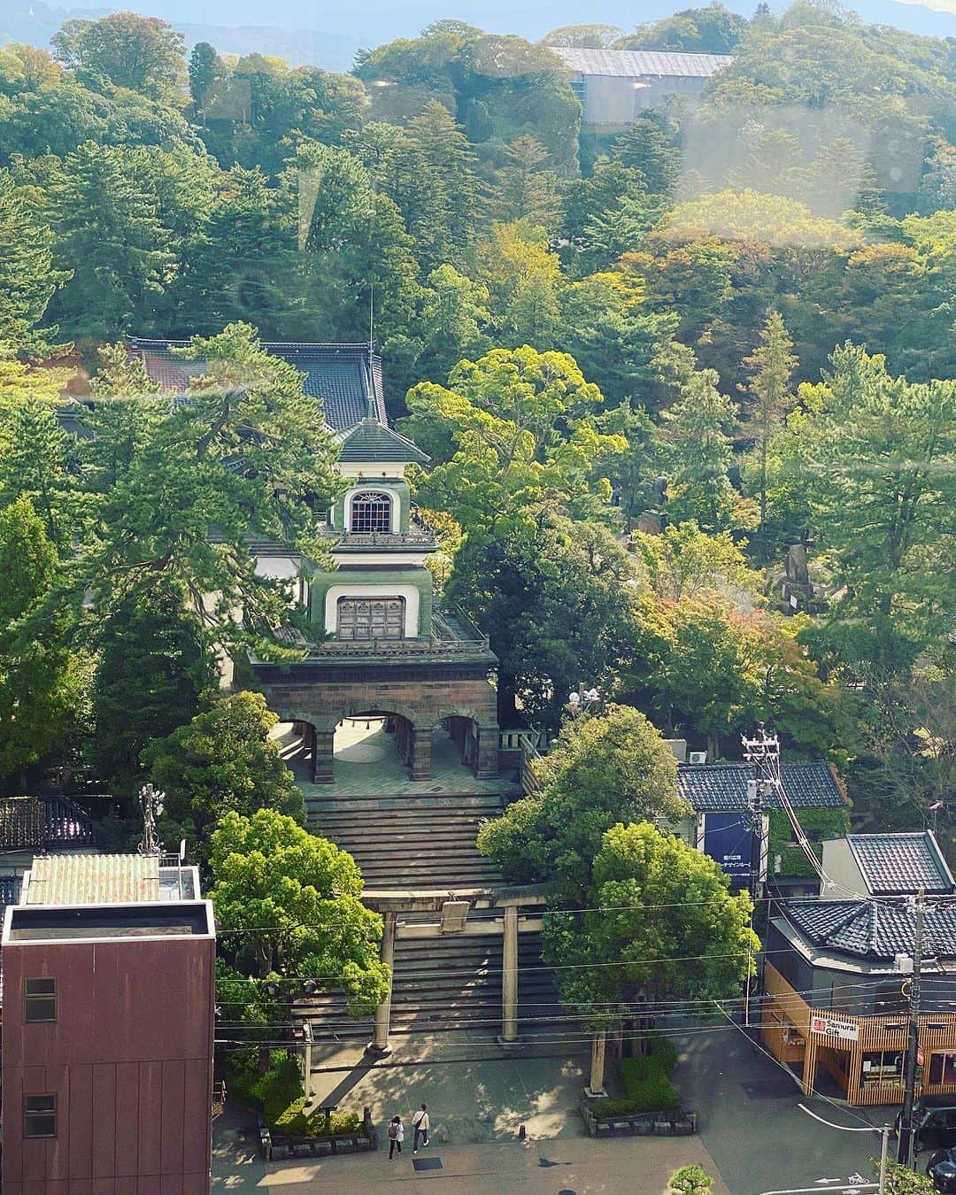 鳥木弥生さんのインスタグラム写真 - (鳥木弥生Instagram)「#朝ごはん は毎日ベストポジション  #尾山神社 #金沢」10月20日 9時05分 - yayoitoriki