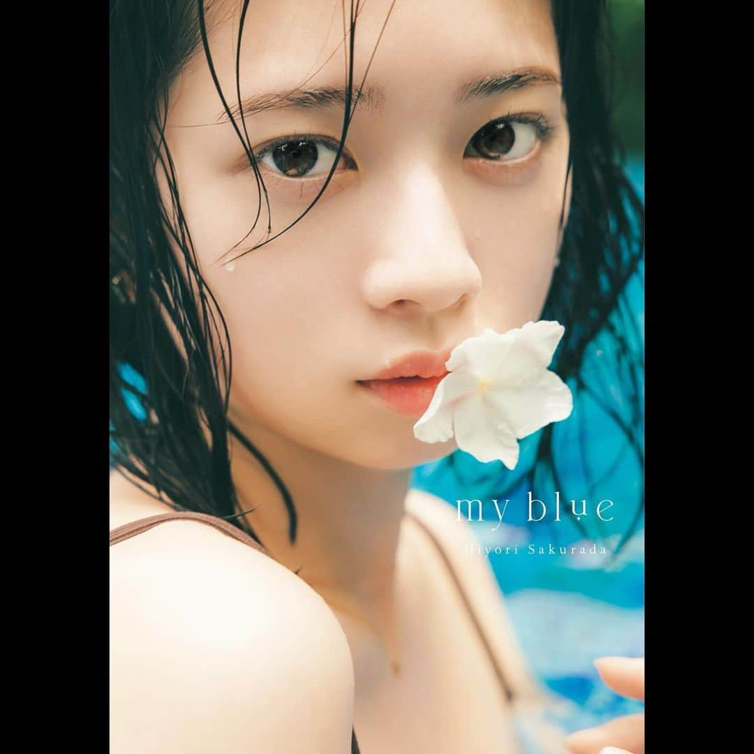 桜田ひよりのインスタグラム：「写真集「my blue 」 発売記念イベント開催決定しましたー🦋  12月3日（日）13：00からタワーレコード渋谷店にてお渡し会&2ショット特典などが開催されます。タワーレコードオンラインにて参加受付中です☁️ ちなみに、来れないよって方もオンラインでの生配信トークショー券もあるので是非！  12月はたくさん会えるね🫶🏻 みんなに会えるの待ってるよん。」