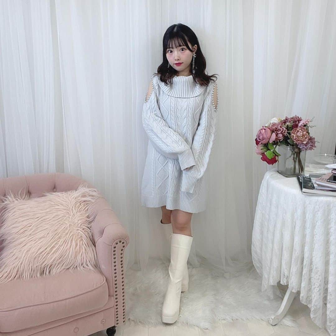 evelynさんのインスタグラム写真 - (evelynInstagram)「winter collection staff coordinate♡ ㅤㅤㅤㅤㅤㅤㅤㅤㅤㅤㅤㅤㅤ #パールショルダーニットOP ¥8,500 【OW/PI/IGY】 ㅤㅤㅤㅤㅤㅤㅤㅤㅤㅤㅤㅤㅤ #evelyn #エブリン」10月20日 9時17分 - evelyn.official
