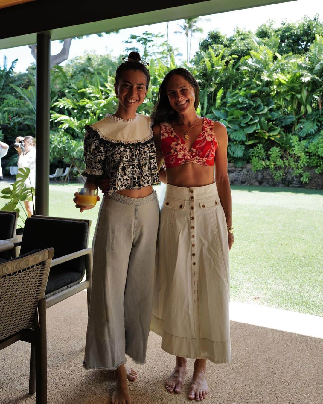 根岸由香里さんのインスタグラム写真 - (根岸由香里Instagram)「. Thank you for a wonderful time 🌺 I fell more and more in love with HIE after being touched by your two sense of style and heart.  @meleana_hawaii @noelpietschshaw . RH Waikiki で展開しているジュエリー @hiehawaii はノエルとメレアナの2人により生まれました。 伝統的でありながらモダンでスタイリッシュなそのバングルは、今まで出会ったジュエリーたちとひと味違いながらも自然と自分の腕に溶け込み私の一部となりました。 日本では展開しておらずWaikiki店エクスクルージブですが、Waikikiを訪れた際には是非お試しください！」10月20日 9時23分 - yukarinegishi