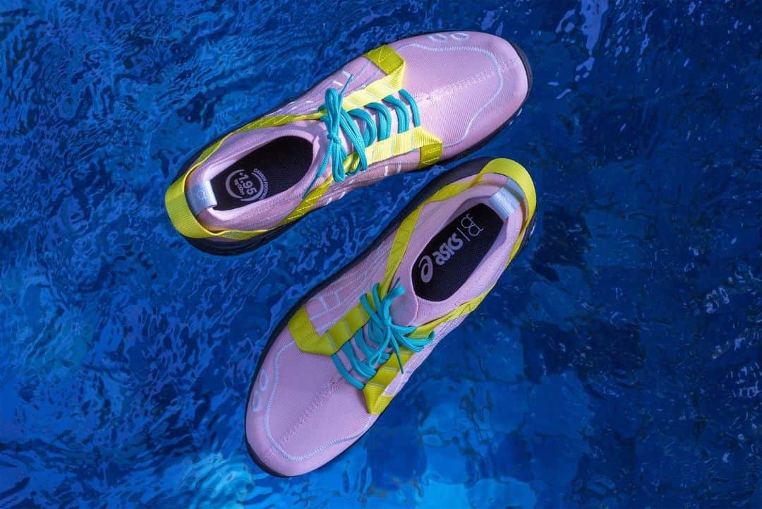 ASICS Tiger JAPANのインスタグラム：「. GEL-LYTE III CM 1.95 × CFCL -WHITE/WHITE -BLACK/BLACK -POTPOURRI/BLAZING YELLOW  IN STORES NOW  ■アシックス直営店舗（原宿店・心斎橋店）では発売日当日に入店抽選を実施いたします。  下記の時刻までに各店頭にお集まりください。   【原宿店】AM10:00　【心斎橋店】AM9:00   ※抽選開始時間に不在だった場合は無効となりますのでご了承ください。  ※スタッフの誘導/指示に従わない場合は、購入をお断りする場合がございます。  ※入店抽選は、ご購入を確約するものではございません。  ※ご購入に際してはOneASICS会員限定、お一人様一点とさせていただきます。 ※来店時に身分証のご提示をお願いする場合がございます。  [取扱店舗] ・アシックス公式ストア（原宿店・心斎橋店・オンラインストア） ・一部のスポーツスタイル商品取扱店  -------------------------------------------------  ニットウエアをメインとする日本のアパレルブランド「CFCL（シーエフシーエル）」と、温室効果ガス（カーボンフットプリント）排出量を市販スニーカーのなかで最も低く抑えたASICS SportStyleのスニーカー「GEL-LYTE III CM 1.95（ゲルライトスリーシーエム1.95）」のコラボレーションモデル。本スニーカーは、温室効果ガス排出量がわずか1.95kgCO2e※1で、現時点で温室効果ガス排出量が公表されている市販スニーカーのなかで最少。※2ASICS SportStyleを象徴するスニーカーの1つである「GEL-LYTE III OG」をベースとして、CFCLによるスタイリッシュなカラーリングが加わることで、品質とデザインを兼ね備え、現代の都市生活やウォーキングからオケージョンまで対応できる洗練された趣のスニーカーに仕上げた。  ※1 2022 年 8 月に ISO14067 規格に準拠してアシックスが実施し、SGS (Societe Generale de Surveillance) Japan によって検証された計算に基づいています。 ※2 2023年9月現在、製品ライフサイクルにおける温室効果ガス排出量が開示されている市販シューズを対象としたデータに基づいています。  @cfcl_official   #GELLYTTEIIICM195 #ASICS #ASICSSportStyle  #kicks #sneakers #sneakerhead #sneakerfam #シューズ #スニーカー #ファッション #カジュアル #カジュアルコーデ #ストリートファッション #ジャパスニ #スニーカーヘッズ #ストリートコーデ #コーディネート #スニーカー男子 #スニーカー女子」