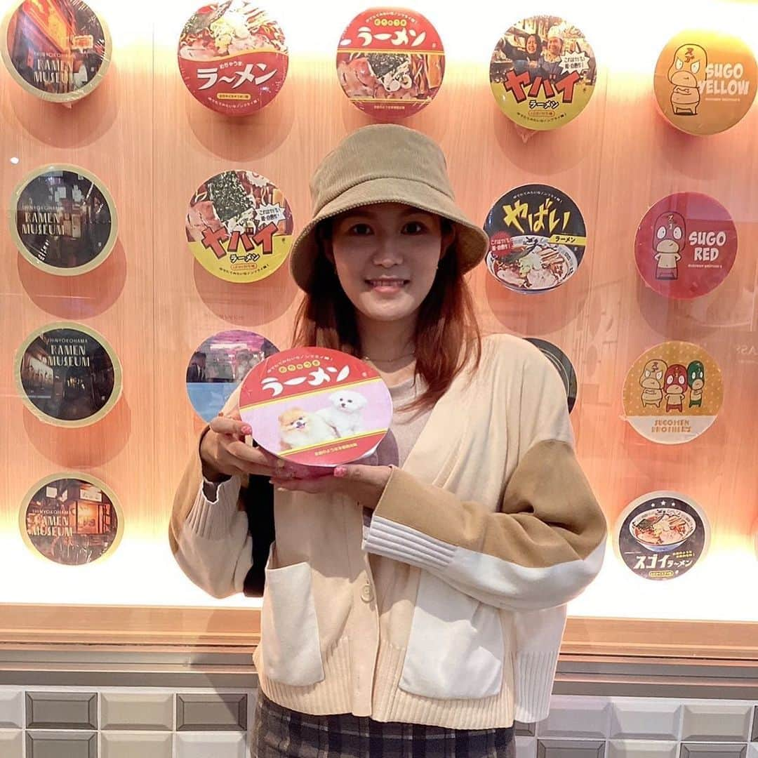 新横浜ラーメン博物館(ramen museum)さんのインスタグラム写真 - (新横浜ラーメン博物館(ramen museum)Instagram)「香港のお客様よりオリジナルのカップラーメンを作っていただきました🍜ワンちゃんのパッケージがとても可愛く素敵なパッケージです✨  #スゴメンラボ #ラー博スゴメンラボ #オリジナルカップラーメン #凄麺 #ラー博 #ラーメン博物館 #ラーメン #ラーメン部 #昭和レトロ #ramen #ramenlover #ramenmuseum #rahakusugomenlabo」10月20日 9時54分 - ramenmuseum