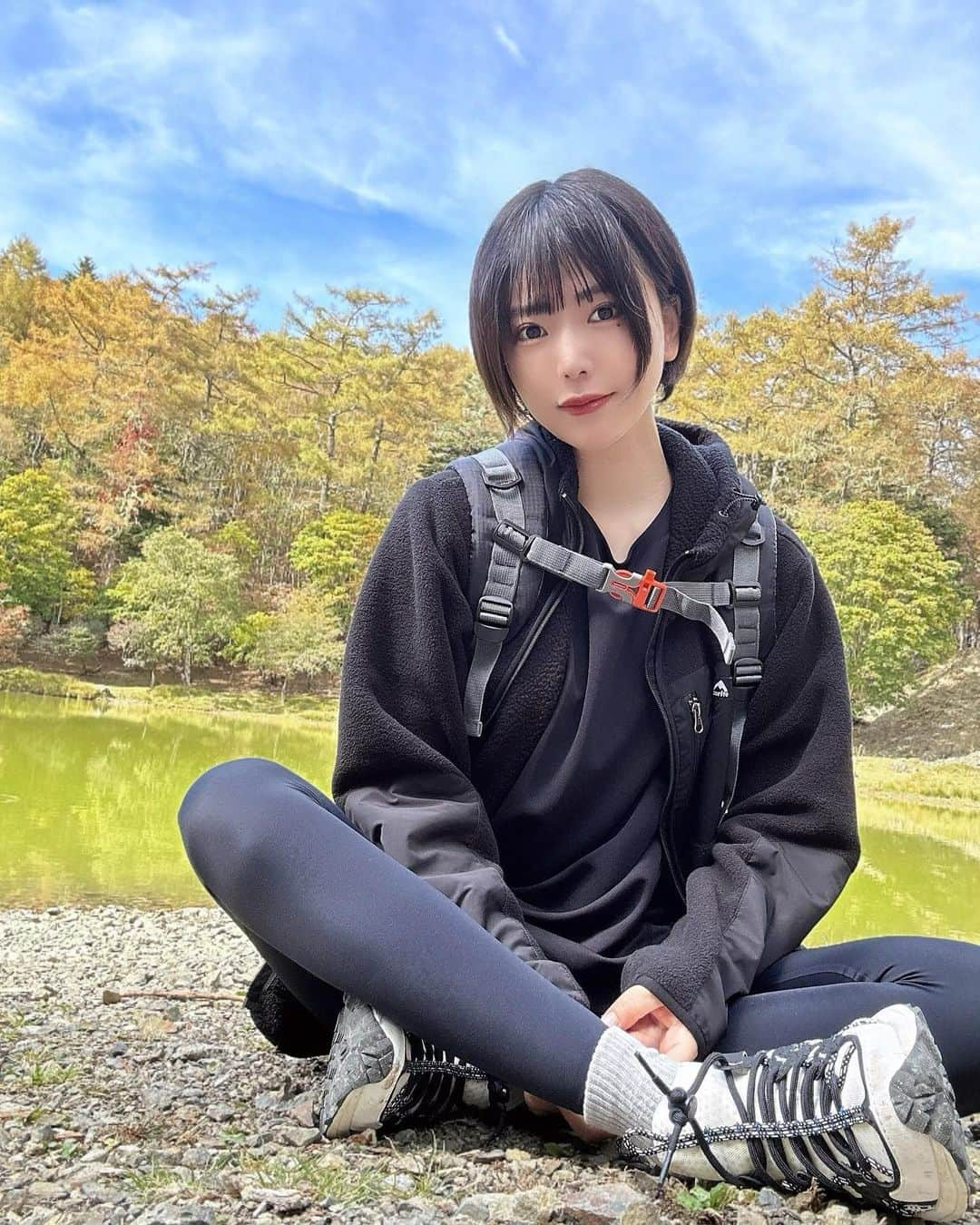 辰巳シーナのインスタグラム：「山頂⛰️」