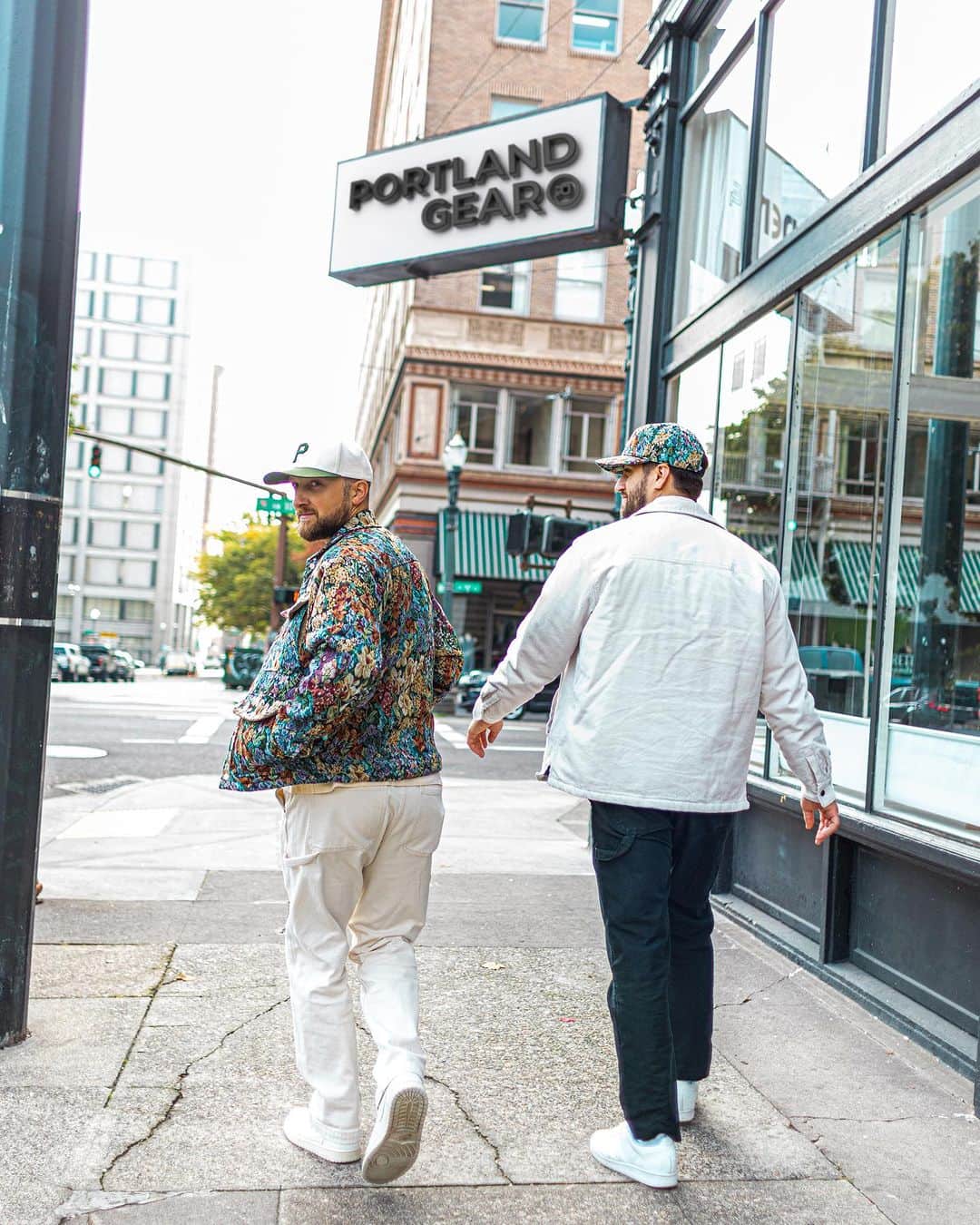 Portlandさんのインスタグラム写真 - (PortlandInstagram)「Local brand @portlandgear is celebrating the opening of their new Downtown Flagship retail store this Saturday at 11AM by giving away 200 Free hats and limited edition comic books to the first people in line!  Since 2014 Portland Gear has been creating product for people to wear, and creating experiences for locals to enjoy in their city. Bring a friend and come get a free hat! 🧢  403 SW 10th Ave Portland Oregon 97209」10月20日 10時24分 - portland
