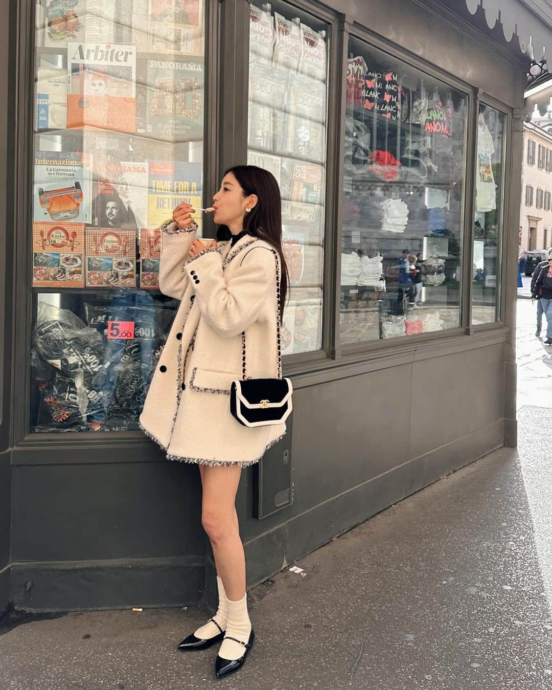 キ・ウンセのインスタグラム：「아껴놓은 사진 😎 이코디 나만 예뻐요 ? 🧦 #광고 @lepersonalorder . . #kiootd🌿 #ootd #르퍼스널오더 #LePersonalOrder」