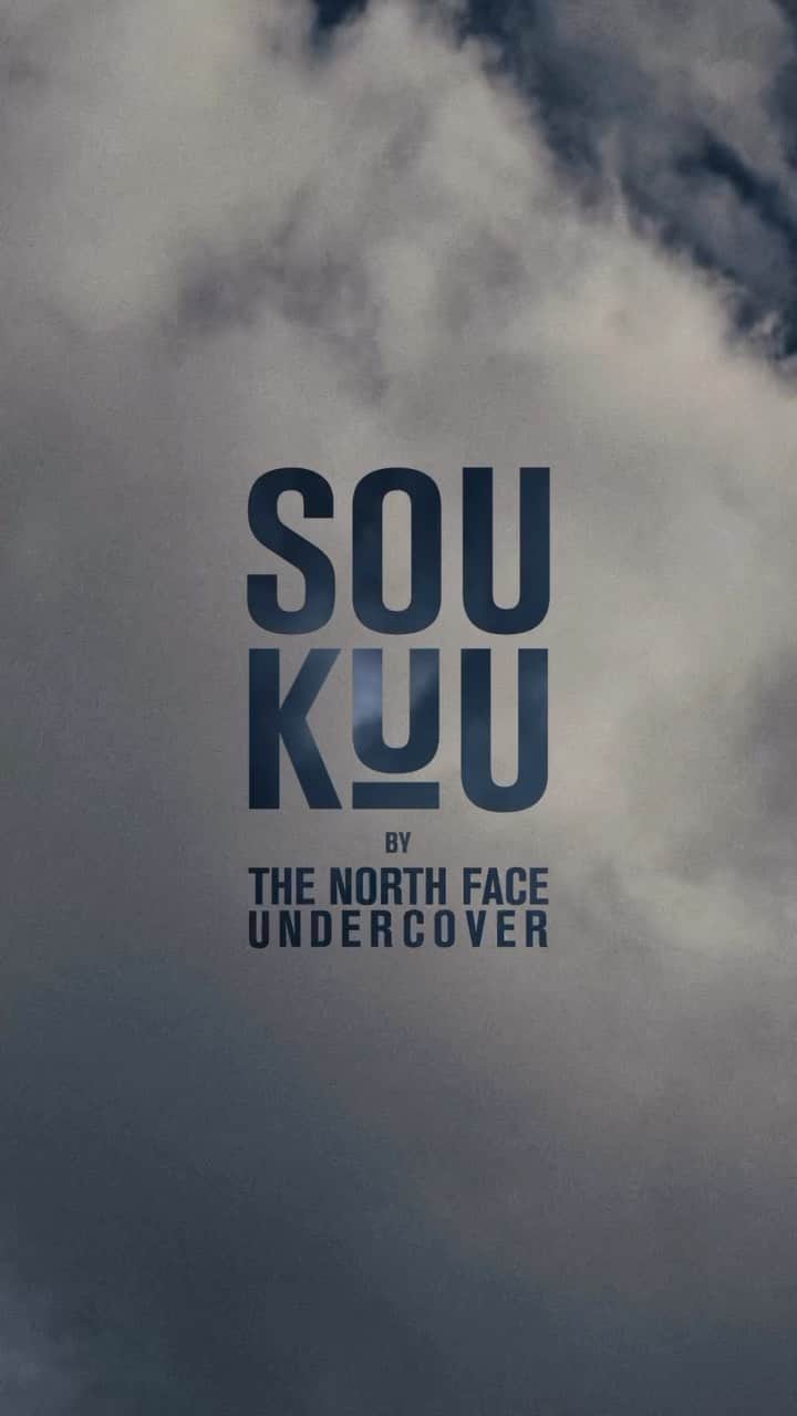 アンダーカバーのインスタグラム：「SOUKUU 創空 by THE NORTH FACE X UNDERCOVER  #UNDERCOVER はTHE NORTH FACEと新たなコラボレーションプロジェクト「SOUKUU (創空/ソウクウ)」のファーストコレクションを10月26日（木）より発売いたします。 2023AWシーズンのコレクションでは、定番のNuptse Jacket(ヌプシジャケット）などをベースに、THE NORTH FACEがこれまで培ってきた高所登山向けのウェアに用いられるような最先端のアウトドアテクノロジーを採用しUNDERCOVERが独自の視点で再解釈したプロダクトがラインナップします。  アンダーカバー青山は、事前入店抽選を行います。当店にて発売当日の購入をご希望の方は、Bioのリンクよりアクセスし、抽選応募フォームのご登録をお願いいたします。  ＜抽選応募期間＞ 10/20(金)12:00~10/22(日)23:59   UNDERCOVER and THE NORTH FACE launch the first collection of their collaboration project, titled “SOUKUU" on Thursday October 26th in Japan. (October 24th worldwide)  The lineup of 2023AW collection includes classic styles such as Nuptse Jacket reimagined with UNDERCOVER ’s unique vision, fused The North Face's latest outdoor technology all which hail from high-altitude mountaineering gear.  To purchase THE NORTH FACE x UNDERCOVER “SOUKUU” collection at UNDERCOVER Aoyama on Thursday October 26th, a pre-raffle registration will be necessary to enter the store.  this can be accessed through the link in bio.  <Application period> 10/20(FRI)12:00~10/22(SUN)23:59 JST  #TheNorthFaceXUndercover #Soukuu #創空 #アンダーカバー #thenorthface #ザノースフェイス #tnfjp #neverstopexploring」
