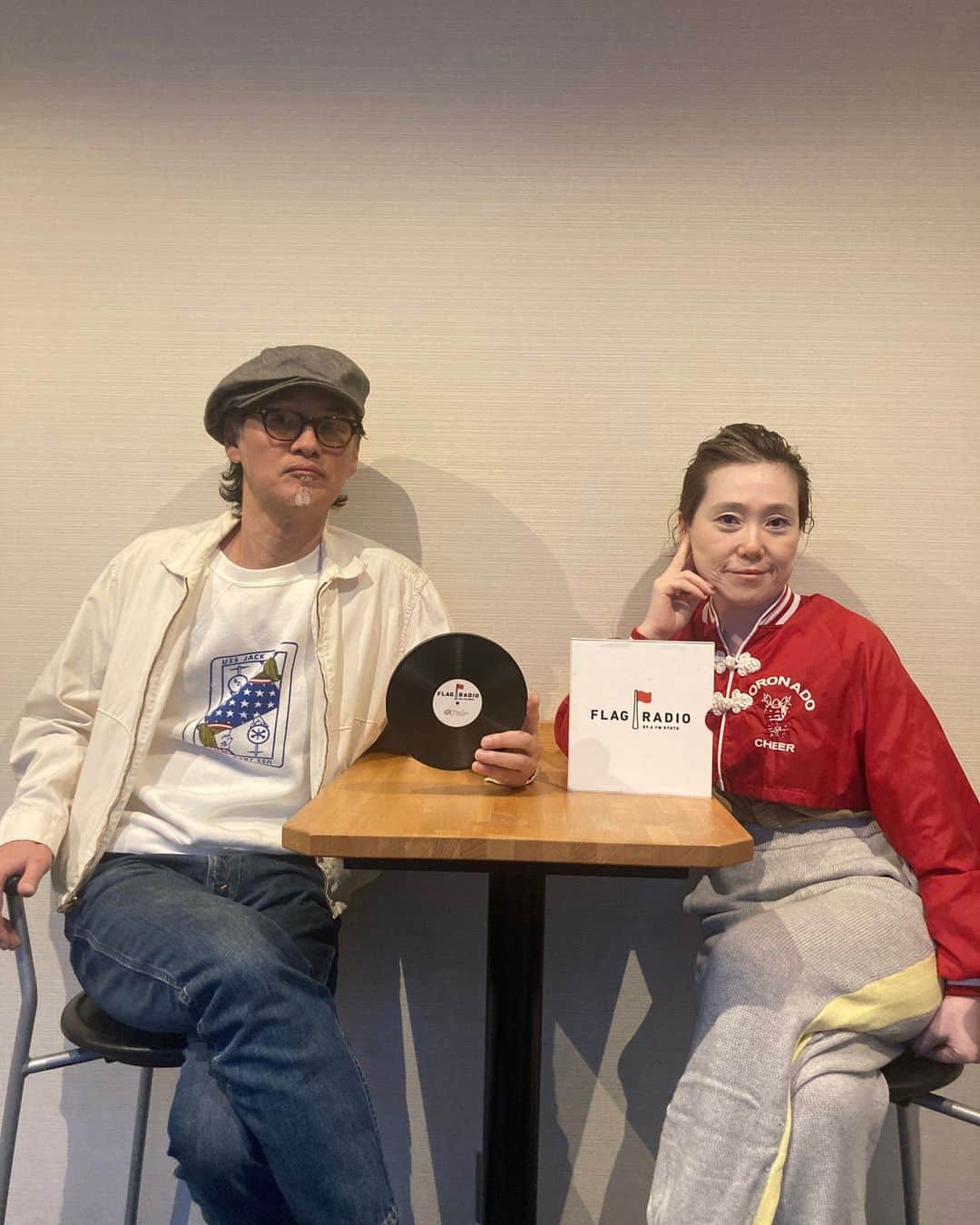 のインスタグラム：「今月も、α-STATION「FLAG RADIO」 毎週金曜日はEGO-WRAPPIN’が担当します！   本日21:00から。  今夜も、ふたりの選曲とトークをお楽しみに！ 全国の皆さんもradikoでぜひ聴いてください。   α-STATION「FLAG RADIO」  毎週金曜 21:00～22:00  10/22（日）は「Que Sera Sera Festival '23」@queserafes に出演します。 CARIB ROOTS SET（広島世羅編）で挑みます。   #egowrappin #エゴラッピン　  #astation #flagradio  #queserafes #せら夢公園」