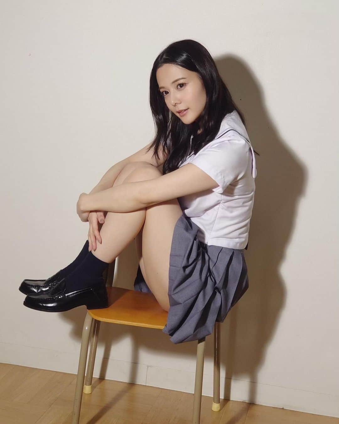 吉高寧々のインスタグラム：「特別な撮影でした🙈️🪄🫧  一緒に青春しよっ🩵？   #吉高寧々」