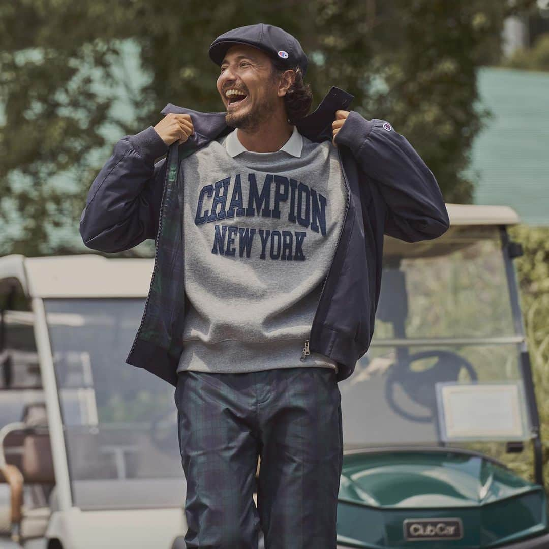 Champion Japanさんのインスタグラム写真 - (Champion JapanInstagram)「Champion GOLF 23FW Men's  オーセンティックアメリカンアスレチックウェアのエッセンスとファンクショナリティを兼ね備えたコレクション。  ストレッチ性で動きやすく、快適にGOLFができる機能性抜群のコーデ🏌️‍♂️ カレッジイメージのフォントを使用したロゴ入りスウェットシャツとチェックパンツを合わせてアメリカンカジュアルに◎  #champion #golf #hunting #zipjacket #crewneck #poloshirt #belt #pants #socks #sports #チャンピオン #ゴルフ #ハンチング #ジップジャケット #クルーネック #ポロシャツ #ベルト #パンツ #ソックス #スポーツ」10月20日 11時00分 - champion_japan