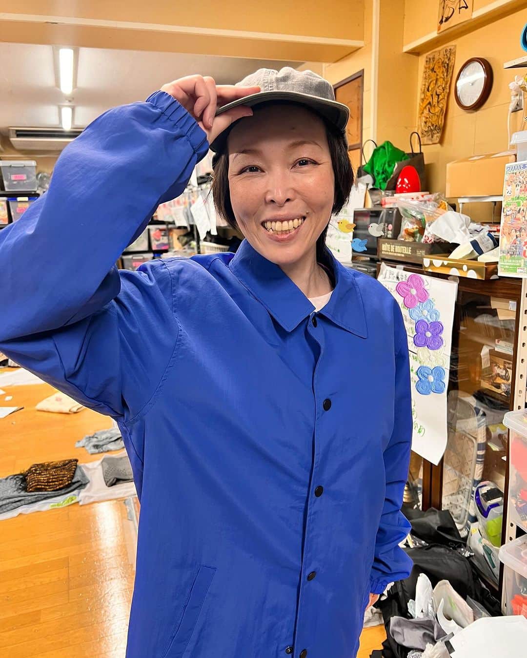 矢原加奈子さんのインスタグラム写真 - (矢原加奈子Instagram)「バックプリントのかわいい ウインドブレーカーを着たが 作業員感が出てしまう星川桂が出演する舞台 「股旅総進撃」は10月24日から！ チケットはこちらから https://www.quartet-online.net/ticket/gorakuza202310  千秋楽のチケットが残りわずかとなりました！ ご予約お待ちしております！」10月20日 11時02分 - kanakoyahara
