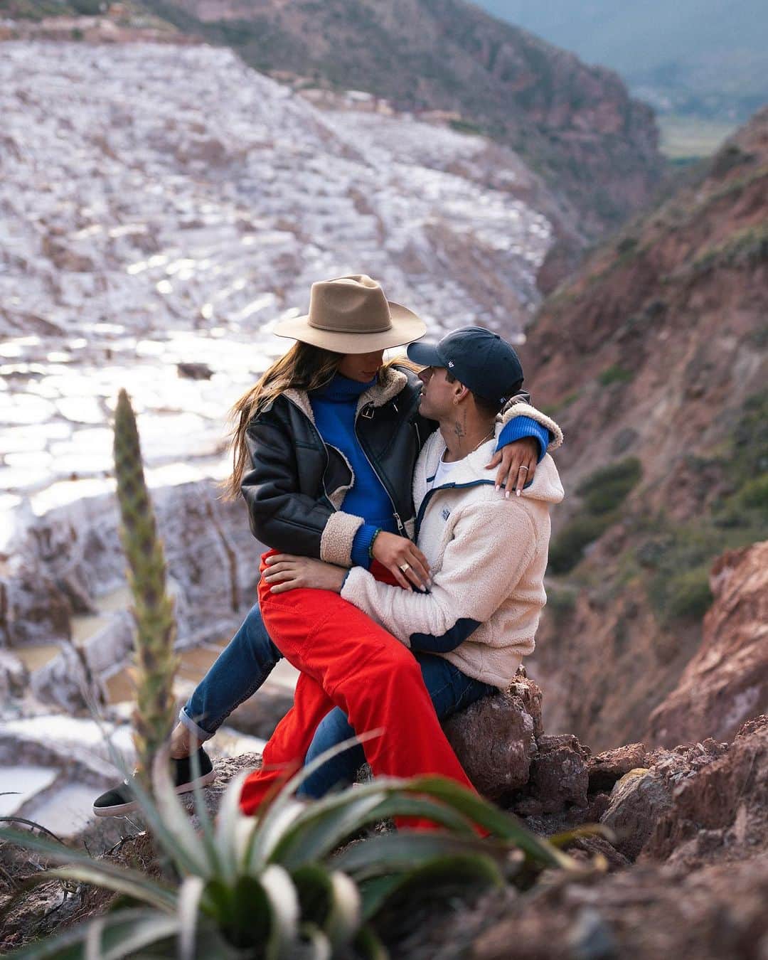 Hugo Garciaのインスタグラム：「Donde sea pero contigo ❤️♾️  📷 @carmonaperu」