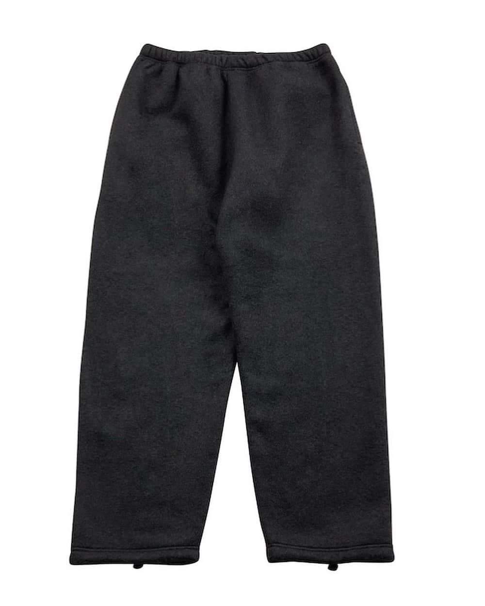 MāWさんのインスタグラム写真 - (MāWInstagram)「. [blurhms] Pe/Silk Fleece ZIP Jacket Pe/Silk Fleece Pants  ポリエステル×シルクの上品なフリース生地を使用し、blurhmsらしく仕上げたセットアップ。 素材に厚みはそれほどありませんが、シルクポリの両面起毛フリースとなっており表裏共に両面起毛で保温力は抜群。 真冬でインナー使用した際でも、薄く作られていることからゴワつくこともなく、一切蒸れずに快適に着用していただけます。  ▶️ #mawsapporo #MāW #insonlinestore #blurhms #sapporo #hokkaido」10月20日 11時13分 - maw_sapporo