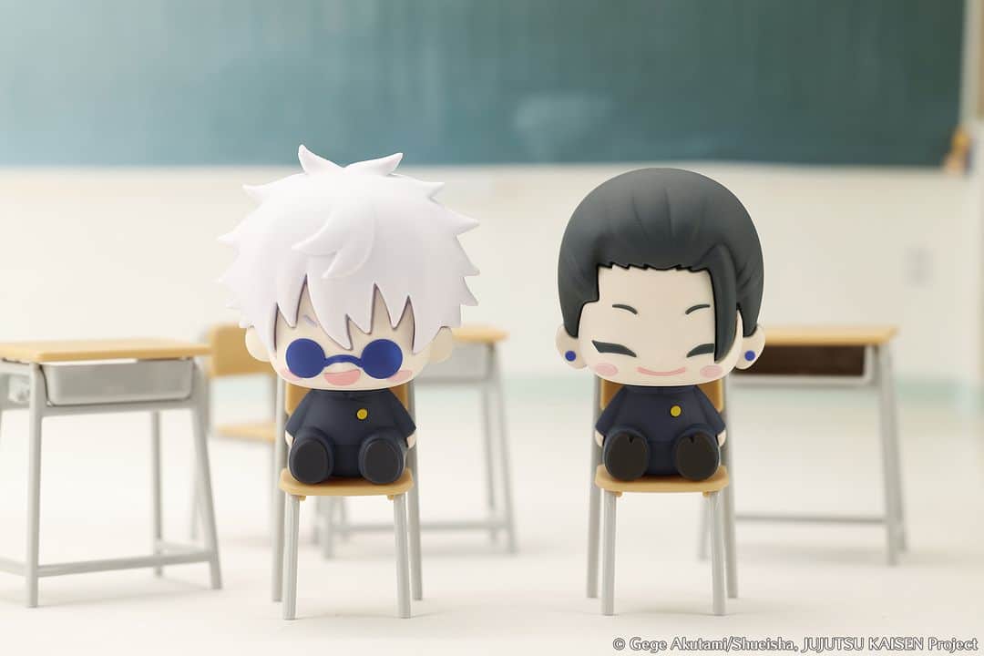のインスタグラム：「Pre-orders are open for POTE RABA RUBBER MASCOT Satoru Gojo and Suguru Geto from the TV anime #JujutsuKaisen! #PoteRaba Rubber Mascots are mini-figures that can fit in your palm!  Order from the Crunchyroll Store and receive an exclusive acrylic stand!  https://store.crunchyroll.com/products/jujutsu-kaisen-satoru-gojo-suguru-geto-pote-raba-rubber-mascot-figure-set-190526053786.html」