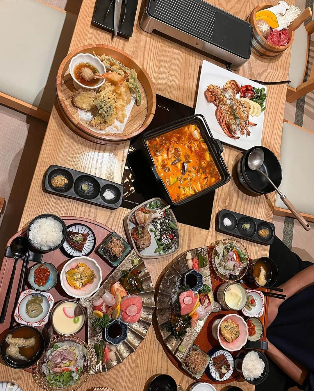 ソヨン さんのインスタグラム写真 - (ソヨン Instagram)「. 유민이도 나도 잠깐 휴식이 생겨 갑자기 떠났던 부산에서 두 밤. 다녀오니 집에 도착해 있던  조유민의 전역증ㅋㅋㅋ 축 전역🫡 드디어 우리 둘 , 해외go 가능 🛫」10月20日 11時59分 - melodysoyani