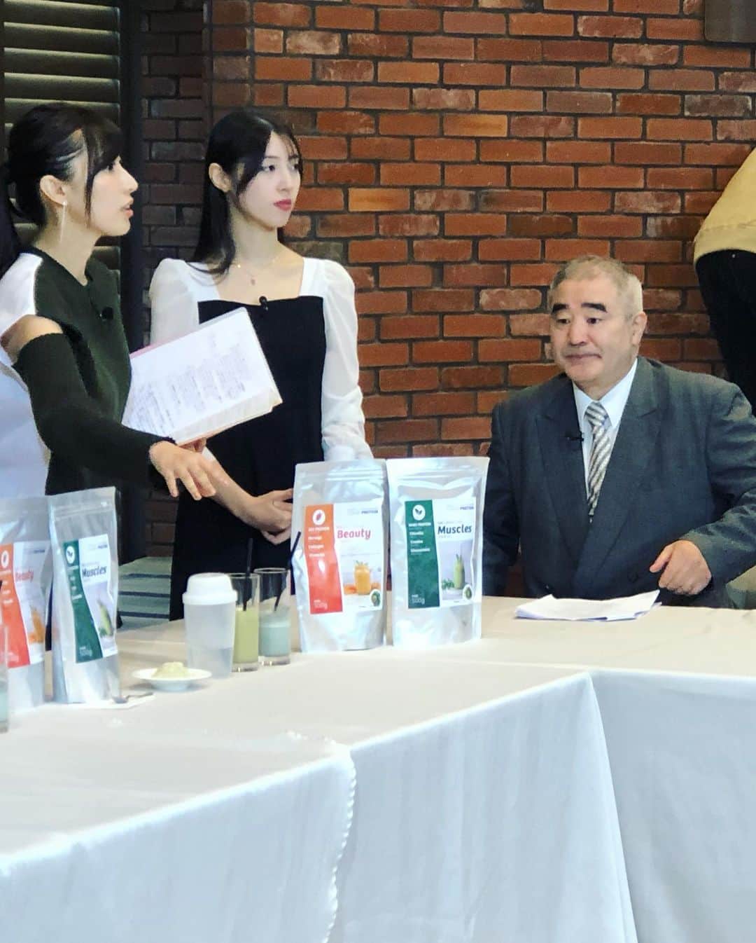 浜田剛史さんのインスタグラム写真 - (浜田剛史Instagram)「先日、当社のチャンププロテインがテレビ番組で紹介してもらう撮影に行きました。 放送は 10月21日(土)25時〜(テレ玉) 11月3日(金)25時30分〜(チバテレ) 『ガールズハッピースタイル』です。 短い時間ですが、是非ご覧ください。 宜しくお願い致します。 ボクシング以外の喋りは難しいですね。  https://www.hamadatsuyoshi-champ.com」10月20日 12時05分 - hamada_tsuyoshi_official