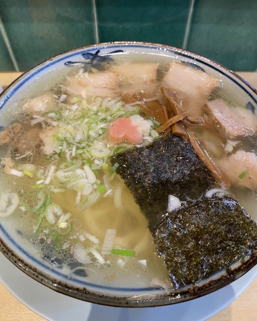 近藤サトさんのインスタグラム写真 - (近藤サトInstagram)「#はるちゃんラーメン　#新橋」10月20日 12時16分 - sato_greyhair