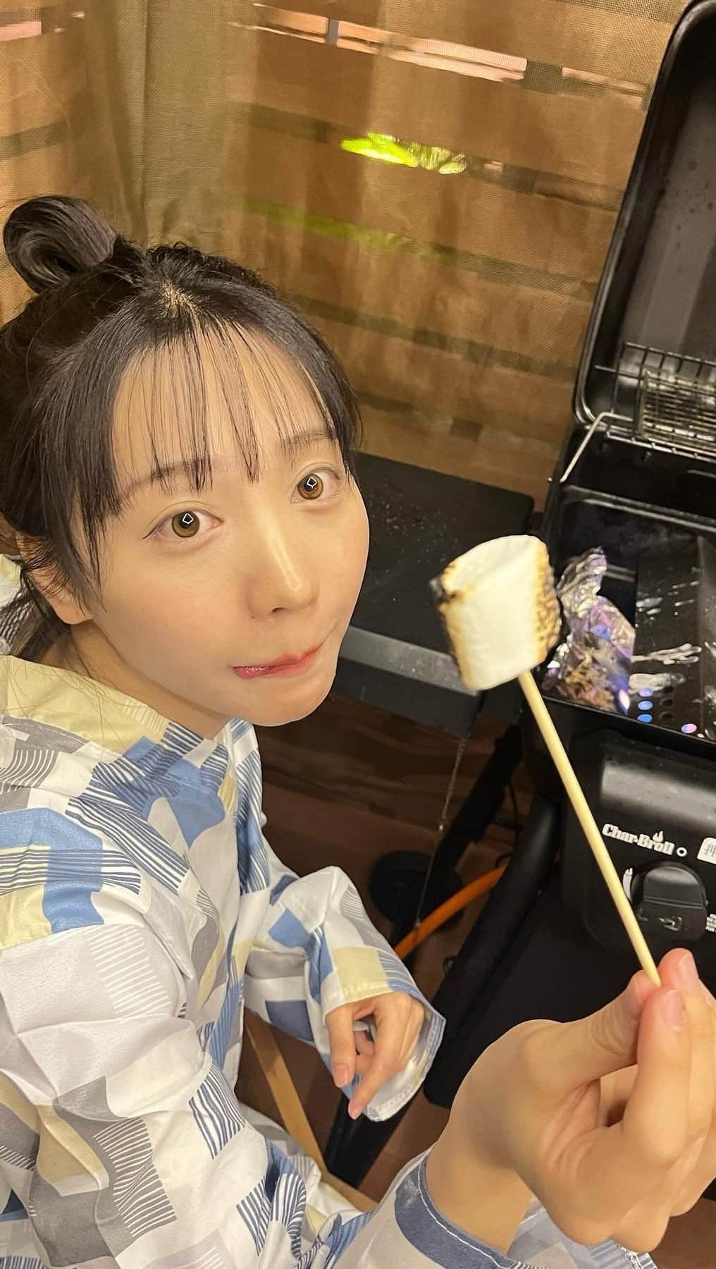 能條愛未のインスタグラム：「焼きマシュマロ、小さい頃大好きでしょっちゅうやってた☁️🤍」