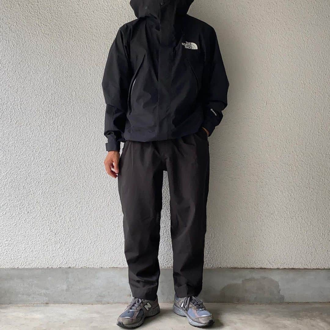 GORE-TEX Products JPのインスタグラム：「秋の釣りも快適に。  Photo：@y_b1696  #goretex #ゴアテックス #thenorthface#ノースフェイス #マウンテンジャケット#newbalance #ニューバランス」