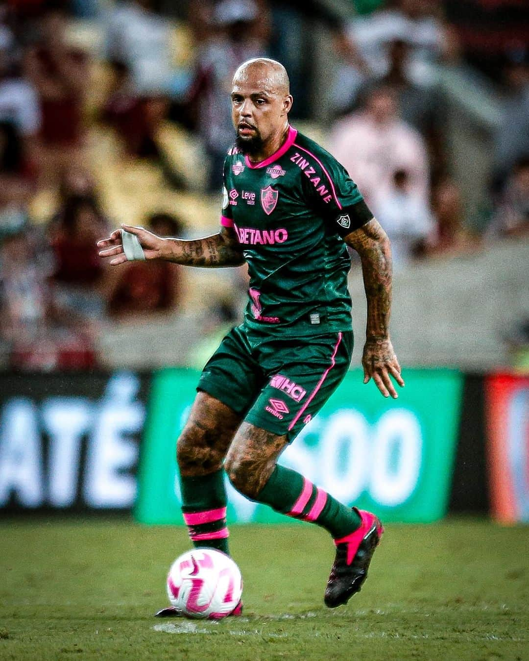 フェリペ・メロさんのインスタグラム写真 - (フェリペ・メロInstagram)「Orgulho enorme de jogar em um clube que não desiste jamais, obrigado Fluminense, seguimos com nossos sonhos e objetivos, mesmo contra ADVERSIDADES de onde não se deveria ter!! #Deusebom #Fluminense #Orgulho 💚❤️🙌🏽🦁」10月20日 12時50分 - felipemelo