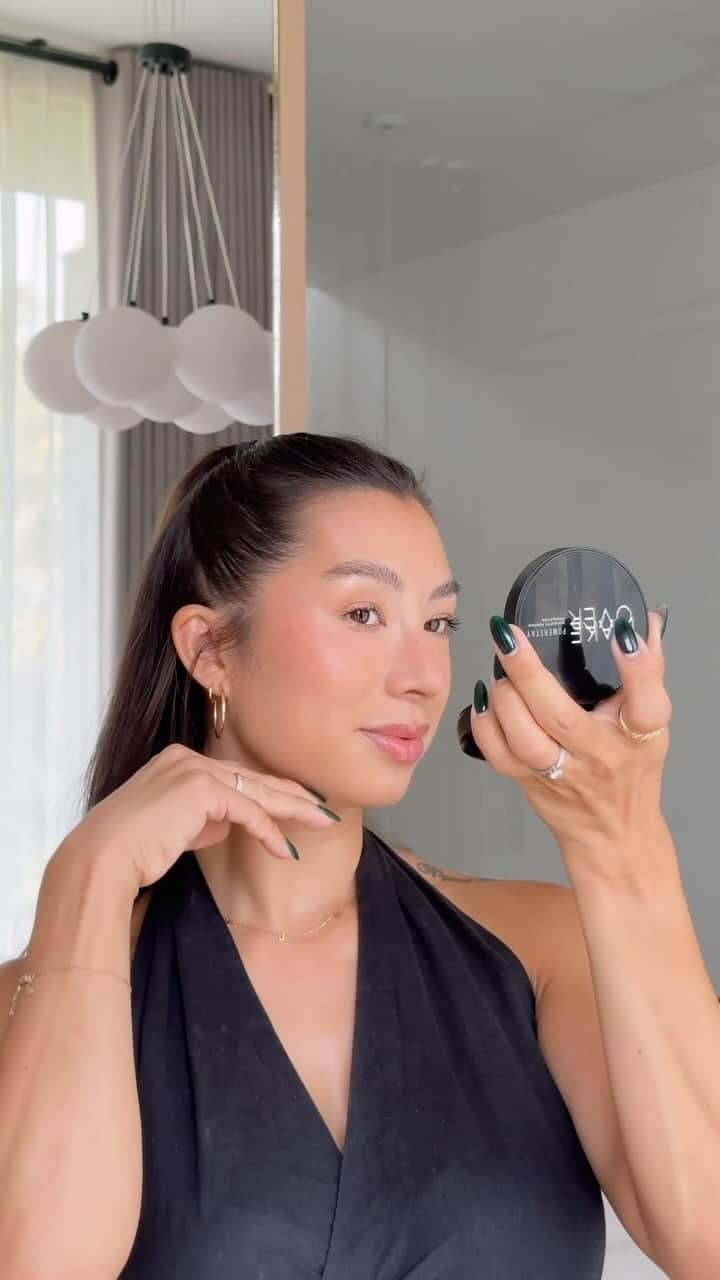 Jennifer Bachdimのインスタグラム：「Flawless all day, every day! 💁‍♀️ Through my daily hustle—kids, workouts, and all. Meet my game-changer: @makeoverid Powerstay 24H Matte Powder Foundation. No more makeup meltdowns, just 24 hours of flawless vibes🌟」