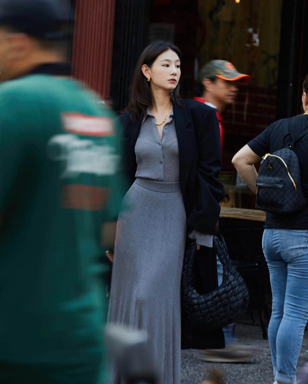 가로수길 , Seoulのインスタグラム：「Thx @ibabeeeiris ✨ @cosstores   이번에 뉴욕 갔을때 코스 중국 인플루언서분들이랑도 촬영 했는데 제일 기억에 남는 친구 😃」