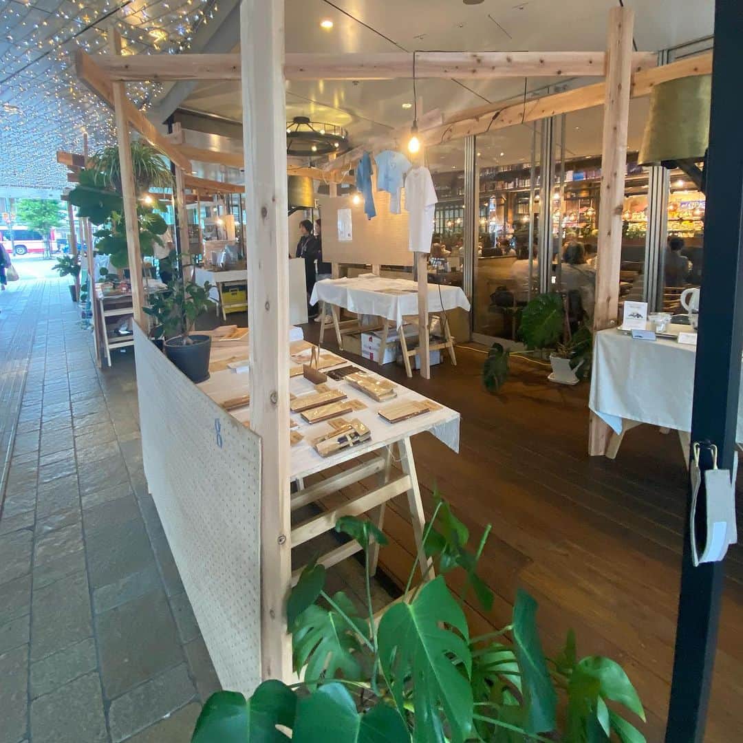 枚方T-SITEさんのインスタグラム写真 - (枚方T-SITEInstagram)「reen建築工房の楽しいマルシェ！  greenのテーマでもあるサスティナブルにこだわったマルシェ。 美味しいスイーツやナチュラルテイストのアクセサリー、ドライフラワーからアウトドアグッズまでワクワク満載です   出店予定  ・Kaoru coffee（コーヒー）・Lau（陶器）・れんげそう（スイーツ）・吉野園茶舗（お茶） ・アトリエ河川敷（ドライフラワー、リース）・hanani fureru（ドライフラワー）・oyamaのおやつ（焼き菓子） ・アトリエMotoKA（ハンドメイドアクセサリー）・PLATTO（カヌレ）・森の学校（DIYグッズ） ・gnomeXむぎさんち（ペット雑貨）・ameni（アクセサリー）・Mercy vegan factory（ビーガンスイーツ） ・ほくとのおうち（焼き菓子）・NUKU CURRY（カレー弁当）・green建築工房（リノベ相談会）　他  【INFORMATION】 gleen建築工房〜暮らし彩る自然×暮らしマルシェ〜 ■会期：2023年10月20日（金）〜10月22（日） ■場所：枚方T-SITE1階屋外スペース  #枚方tsite  #枚方tサイト  #枚方t_site  #枚方蔦屋書店  #green建築工房」10月20日 23時48分 - hirakata_tsite