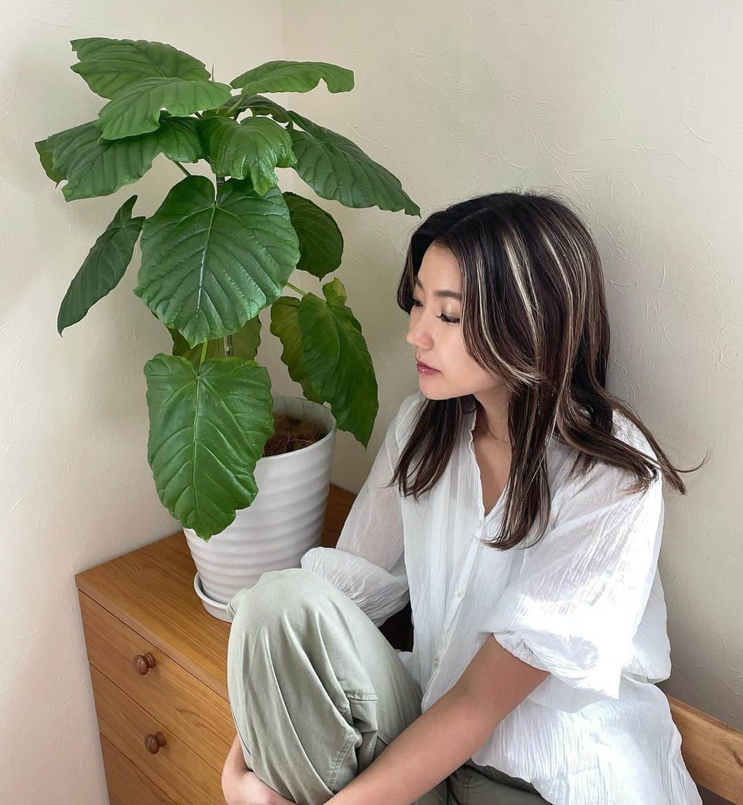 箕迫かなさんのインスタグラム写真 - (箕迫かなInstagram)「🌞💨 . . 毎回京都からの帰りに自然と涙がでる（京都だけじゃなく帰り道もたまにある）  ありがたいことに東京もとってもたのしくて刺激的でだいすきだしおともだちもたくさん増えてうれしいのに❕❕  なんで❔っていつもおもってたけどわかった💡  温かすぎて心がぎゅーってなって自然とぽろ〜や❕なるほど❕  めっちゃ人間やん☺️❕  今まで不思議に感じてたことに気付けてわたしの中ではすっごくうれしかった大発見✍🏾 . .」10月20日 22時28分 - niconico213