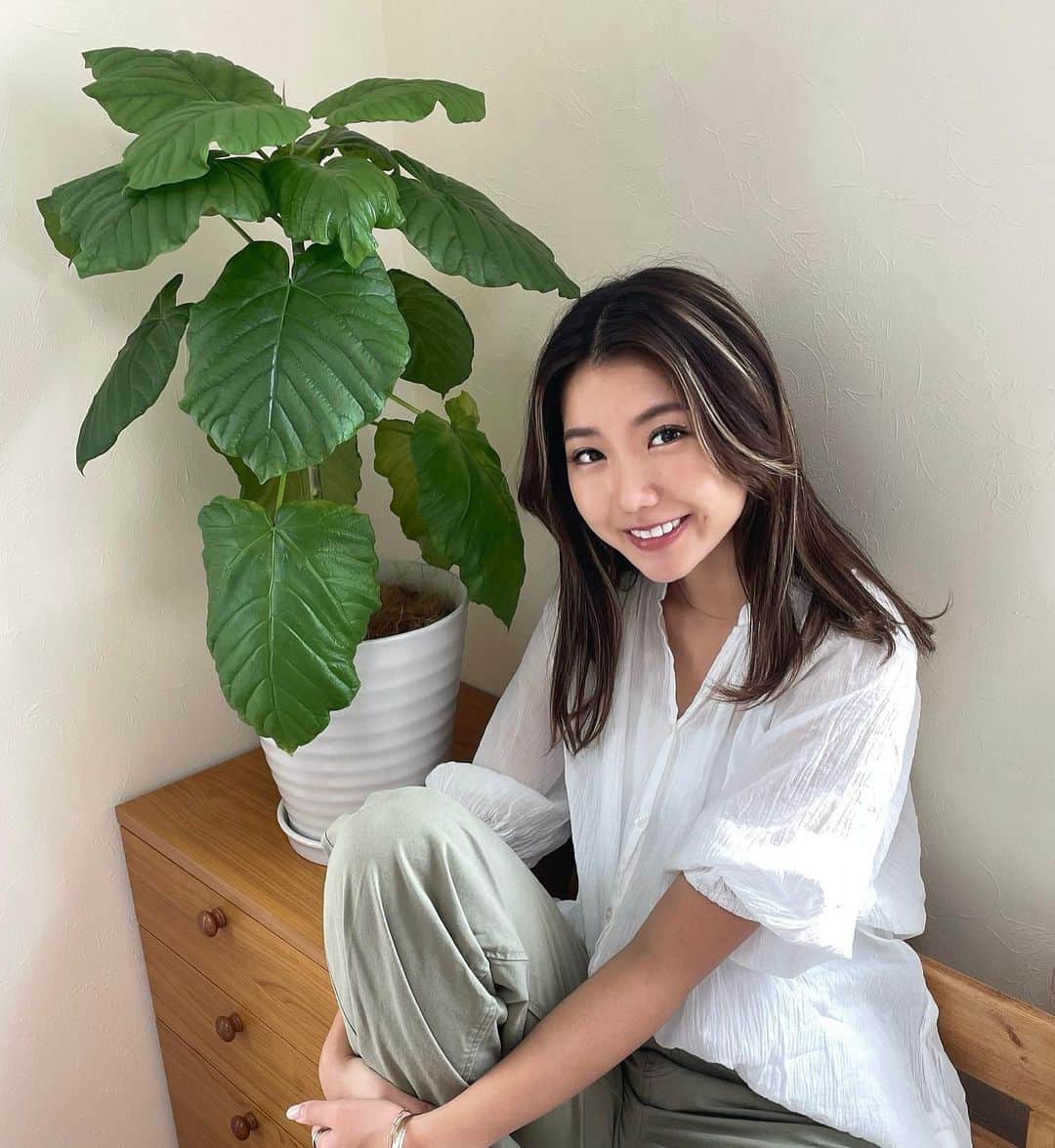 箕迫かなさんのインスタグラム写真 - (箕迫かなInstagram)「🌞💨 . . 毎回京都からの帰りに自然と涙がでる（京都だけじゃなく帰り道もたまにある）  ありがたいことに東京もとってもたのしくて刺激的でだいすきだしおともだちもたくさん増えてうれしいのに❕❕  なんで❔っていつもおもってたけどわかった💡  温かすぎて心がぎゅーってなって自然とぽろ〜や❕なるほど❕  めっちゃ人間やん☺️❕  今まで不思議に感じてたことに気付けてわたしの中ではすっごくうれしかった大発見✍🏾 . .」10月20日 22時28分 - niconico213