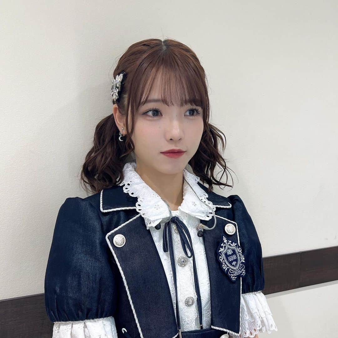 高橋彩音のインスタグラム：「武道館1日目🌷 私はとてもAKB48がすきだなあとおもいました！  色んな組み合わせのメンバーでの曲だったり、野菜シスターズでしょうが着たり🫚 たのしかったです！ ツインテールもしたし！  いかがでしたか〜😊  明日もたのしみ！」