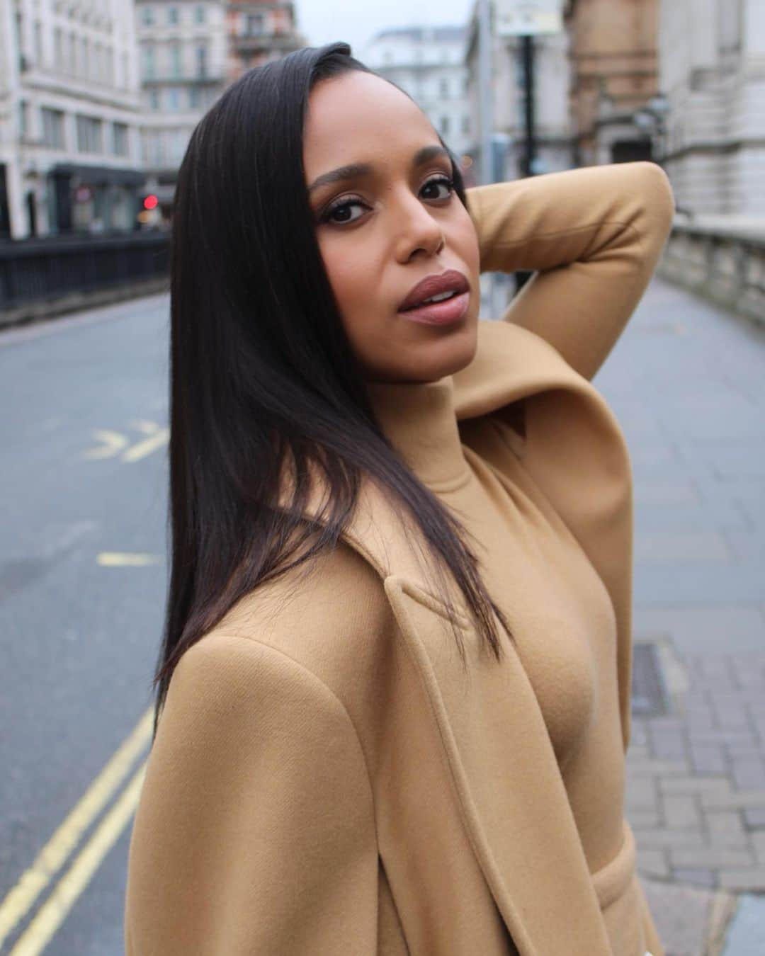 ケリー・ワシントンさんのインスタグラム写真 - (ケリー・ワシントンInstagram)「London is Londoning 🇬🇧☔️❤️」10月20日 22時29分 - kerrywashington