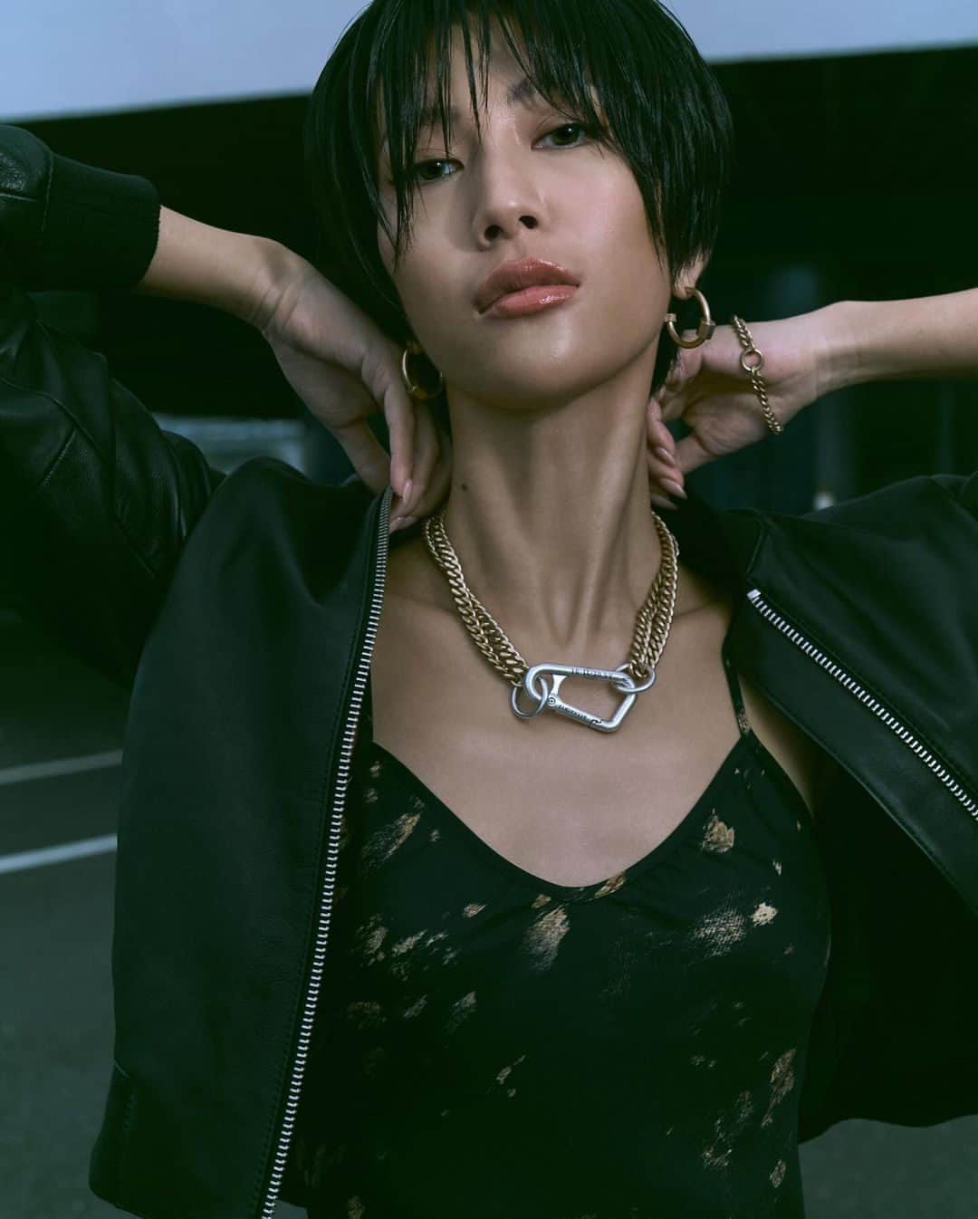 オールセインツさんのインスタグラム写真 - (オールセインツInstagram)「@molly_chiang energy only.  Bryony Ronnie Slip Dress, Hallie Boots, Kadie Carabiner Necklace + Bracelet and Axelle Earrings (you can find a similar jacket style with the Easton Biker).」10月20日 23時00分 - allsaints