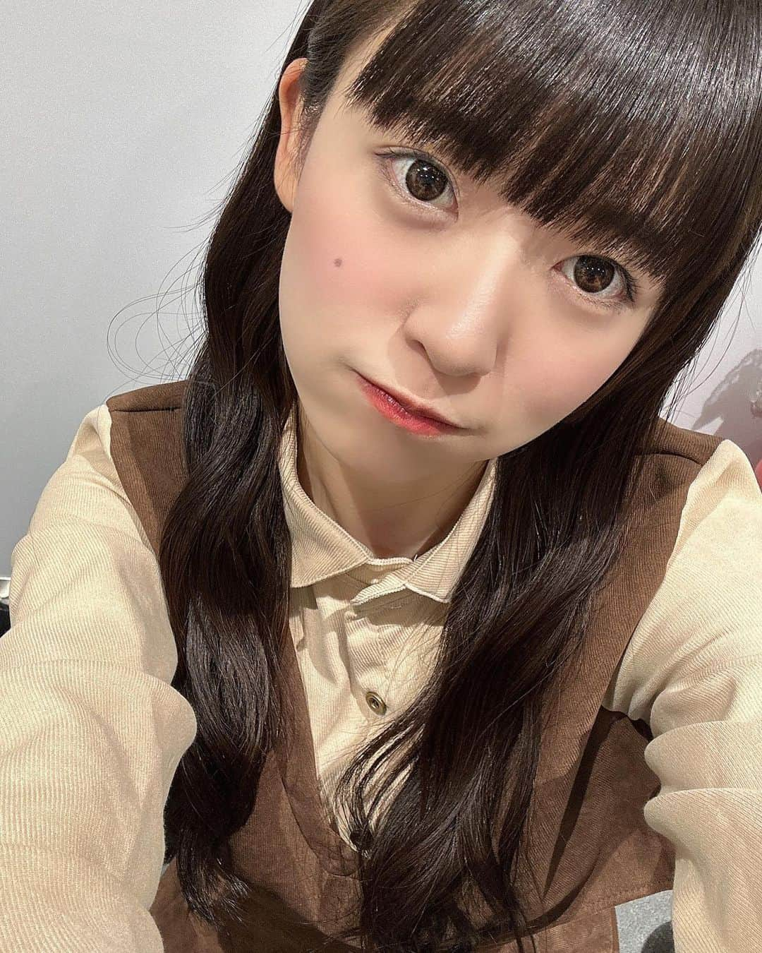 橋本美桜のインスタグラム：「秋の私服に選んだやつ！襟元のリボンは失くした」