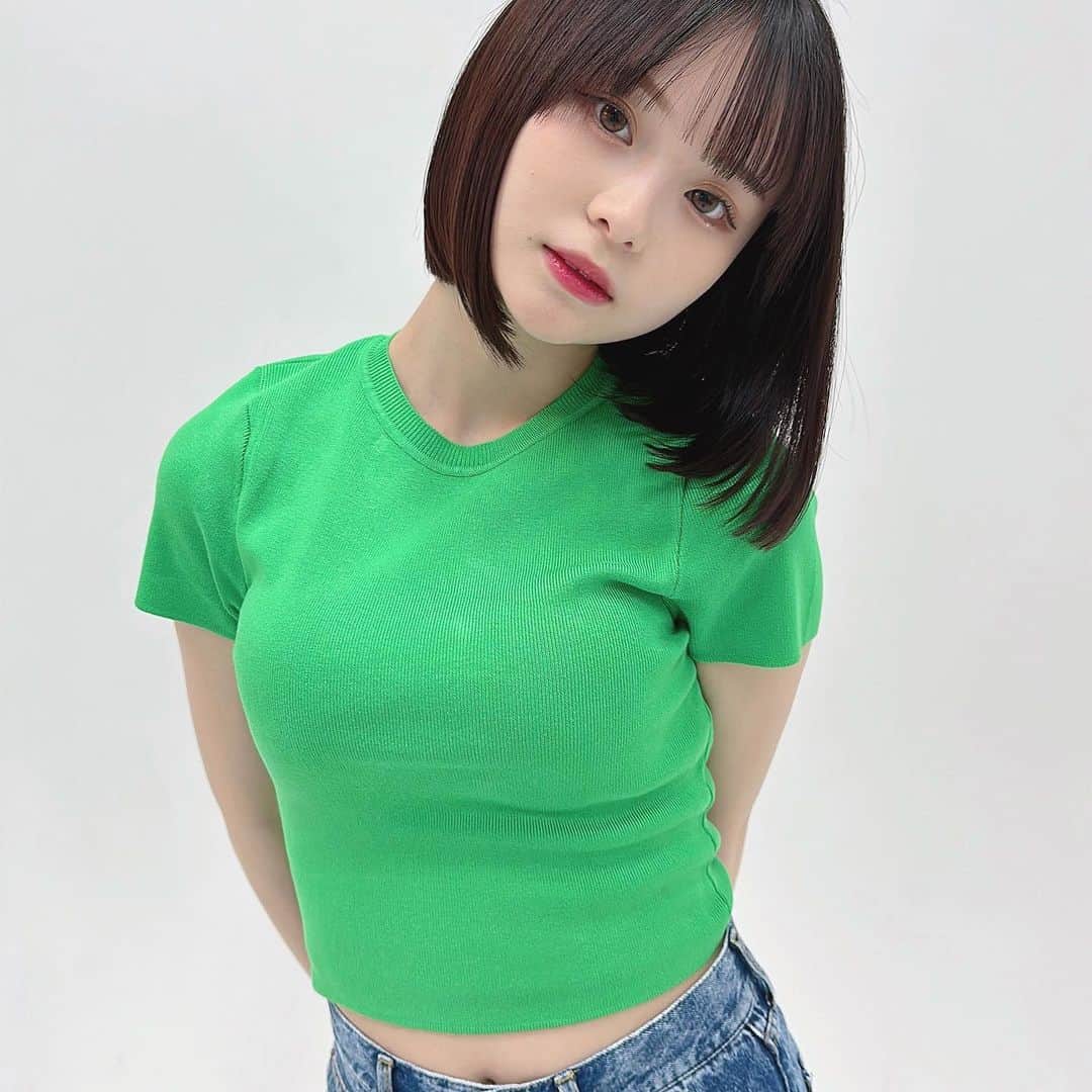 のインスタグラム：「かわいい！と思ったらコメントしてね✨ ˗˗˗˗˗˗˗˗˗˗˗˗˗˗˗˗˗˗˗˗˗˗˗˗˗˗˗˗˗˗˗˗˗˗˗˗˗˗ ⁡ ⁡ ⁡ ⁡ 【ミニボブ✨. 】 ⁡ ⁡ オリジナルの ヘアオイル、シャンプー、トリートメント販売中！ ⁡ ⁡ ウキタ本ご予約受付中！ ⁡ ⁡ ⁡ ◌ @ukita_bob  ⁡ ご質問はコメント欄にお願いします！ ⁡ ⁡ ⁡ ⁡ ˗˗˗˗˗˗˗˗˗˗˗˗˗˗˗˗˗˗˗˗˗˗˗˗˗˗˗˗˗˗˗˗˗˗˗˗˗˗ ⁡ ⁡ ◌ 料金 ◌ ・カット ¥8,800 ・カット 𓂃 トリートメント ¥12,000 ・カット 𓂃 カラー ¥16,000 ・カット 𓂃 カラー 𓂃 トリートメント ¥19,000 ⁡ ⁡ ⁡ 𓂃 よくあるご質問 𓂃 ⁡ ⁡ Q . 予約はどうしたらいいですか？ ⁡ ✎ プロフィールのURLからお待ちしております。 ⁡ ⁡ Q . 場所はどちらですか？ ⁡ ✎  DX SHARE SALON 東京都渋谷区神宮前1-9-8 KI-438ビル 1F-A 【原宿駅、明治神宮前駅から徒歩4分】 ⁡ ⁡ Q . 投稿に若い子しか載っていないですが、 私の年齢でも大丈夫ですか？ ⁡ ✎ もちろん大丈夫です。 僕のお客様は現在【7歳(小学2年生)〜61歳】の方が ご来店してくださっております。 女性は全員可愛くします。 ⁡ ⁡ Q . どんな美容師？ ⁡ ✎ 施術中は喋りすぎず喋らなすぎず 絶妙なリラックスラインを狙います。 ⁡ カットは【ボブ】【ショートボブ】が好きですが、 ミディアム、ロングも好きです。 ⁡ カラーはブリーチをしなくても 【透明感】【くすみ感】が出るところを こだわっています。 ⁡ ⁡ ⁡ 𓂃 #ボブ #切りっぱなしボブ #ボブヘアー #ボブヘア #ボブスタイル #ミニボブ #前下がりボブ #ボブアレンジ #ショートヘア #ショート #ショートボブ #ショートカット #ミディアムヘア #シースルーバング #前下がりボブ #外ハネボブ #小顔カット #似合わせカット #ヘアアレンジ #어레인지 #헤어 #헤어컷 #밥 #hairlove #hairfashion #hairtransformation #haircolor #hairpainting #hairvideo #hairextensions」