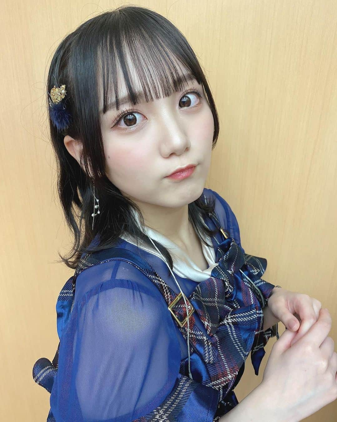 田口愛佳のインスタグラム：「前髪切ってもらったの！  わりと短くなったんだけど どう？？  あとね、まつげも上がった！すごい上がった！ @saaaki_93」