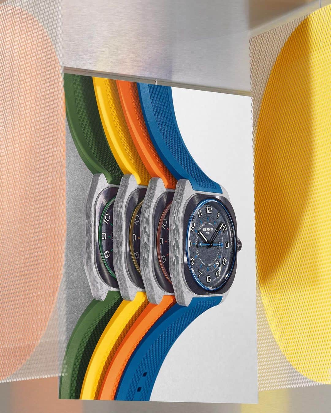 エルメスさんのインスタグラム写真 - (エルメスInstagram)「Urban allure. The Hermès H08 collection now welcomes four new models graced with vibrant tones. First revealed in 2021, this contemporary signature imbued with a sporting spirit is an object that is all about balance and contrast. Its multiple-faceted nature is reflected in a play on shapes and materials, expressed through a circular dial with an original font housed in a special-shaped case with softened edges.  #HermesH08 #HermesTime #Hermes」10月20日 22時52分 - hermes