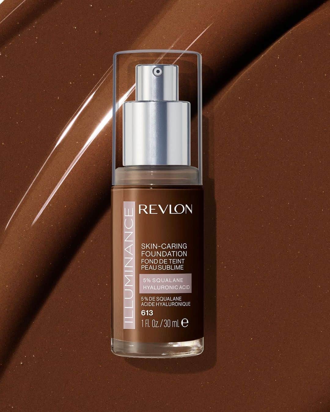 Revlonのインスタグラム：「Makeup that actually improves your skin ✨  Tap the #linkinbio for FREE samples of Illuminance Skin Caring Foundation ⬆️」