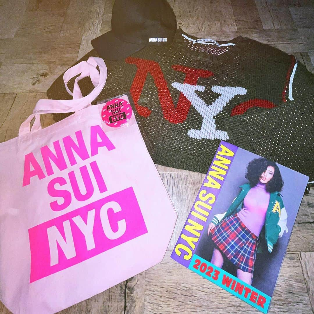 Kahonnaさんのインスタグラム写真 - (KahonnaInstagram)「． ❤︎ @annasuinyc ❤︎  - ANNASUI NYC -  阪急うめだ本店3F  10/24までPOPUP開催してるよ🩷☀︎  全部可愛すぎて。。。本当に可愛かった❤︎ 是非立ち寄ってみてください🙇🏼‍♀️☀︎  #ANNASUINYC#ANNASUI」10月20日 22時59分 - kahonnaaaa