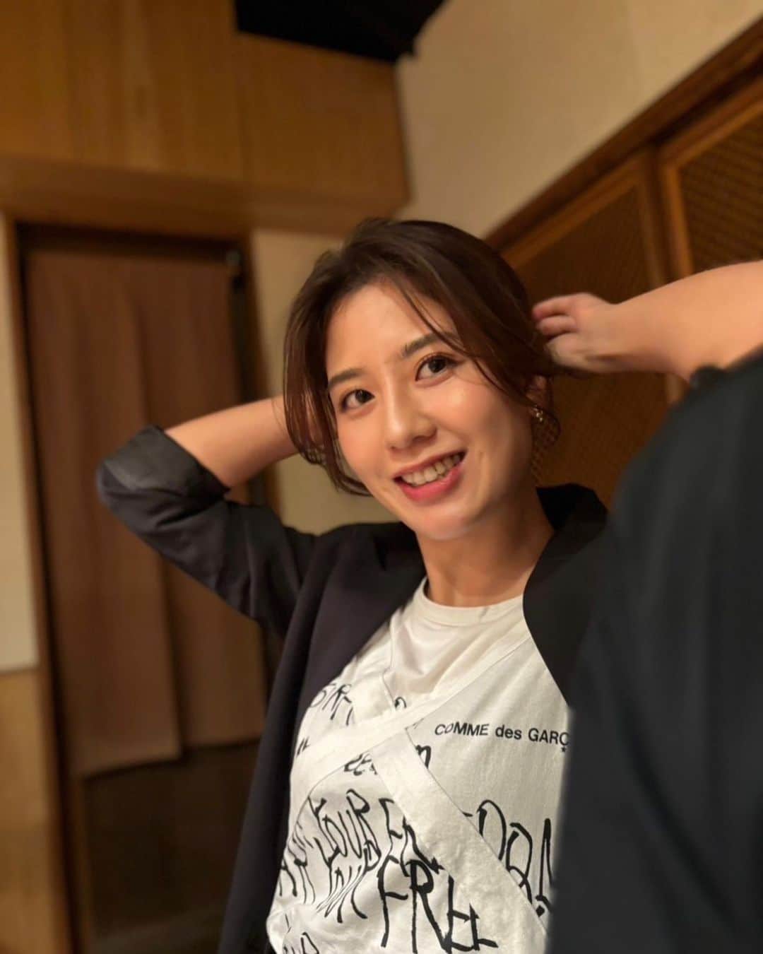 のインスタグラム：「* 最近、ロケでよく食べているので 家では我慢しています😖笑 CSを観ていると「お腹すいたなぁ…」 なんてどこかに飛んでいく、そんな日々🙉🔥  #アナウンサー#テレビ朝日アナウンサー#桝田沙也香#日常の一コマ」
