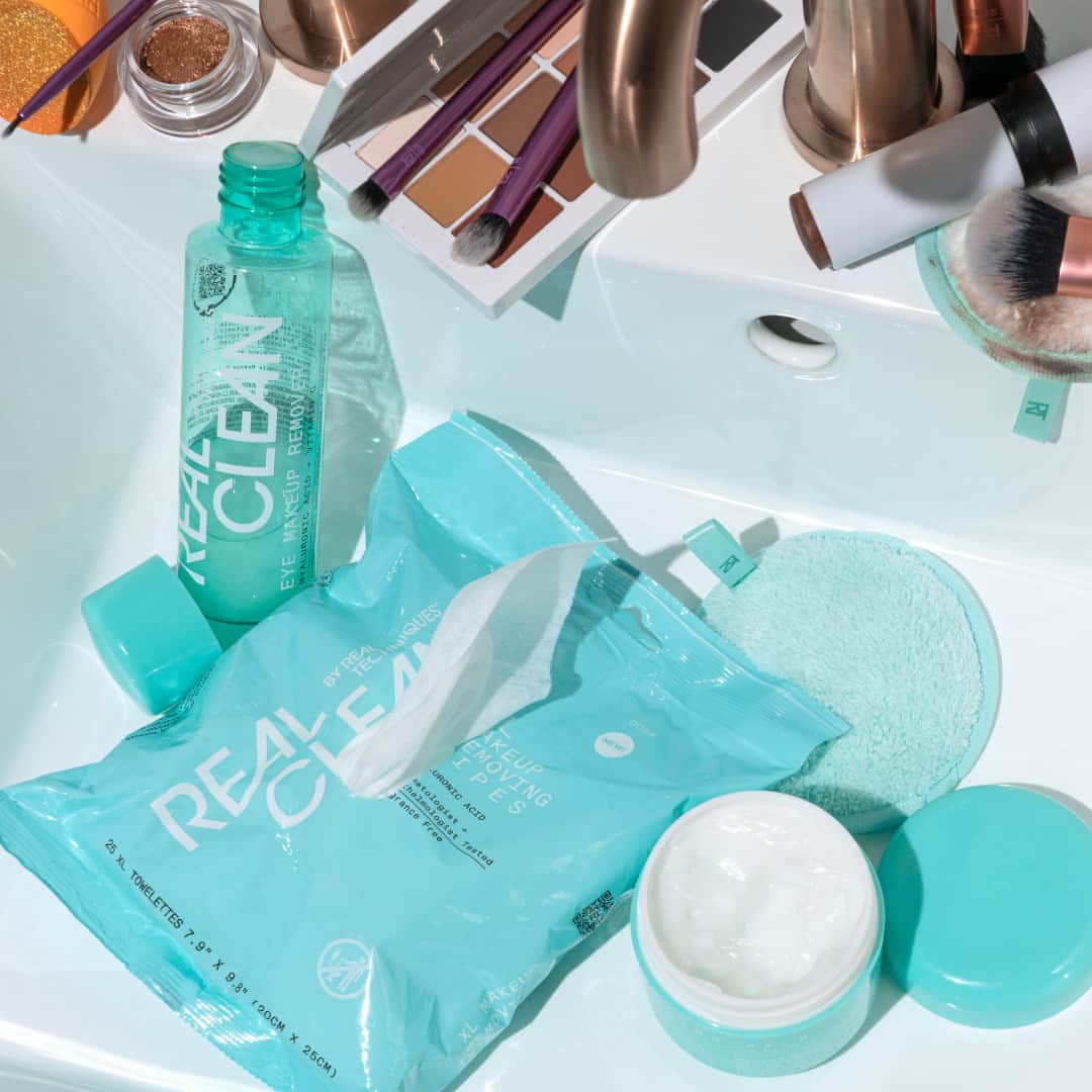 Real Techniquesのインスタグラム：「When the get ready with me meets the get unready with me...   The Real Clean collection has a dual purpose, removing your makeup while repairing your skin!  Shop now at @walmart!」