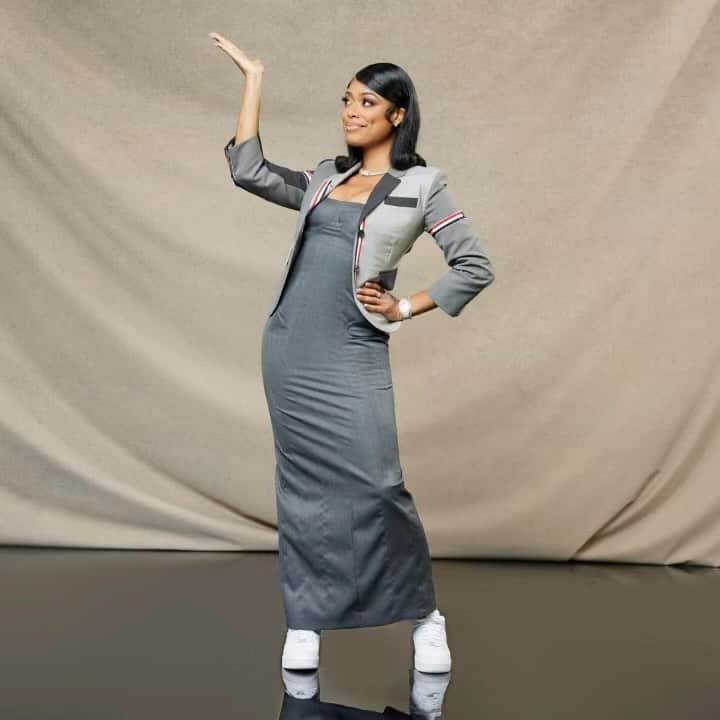のインスタグラム：「Rapping wasn’t ever really in the cards for Def Jam’s (@defjam)  ready-to-explode rap artist   Lady London (@LadyLondon)… until she hit Howard University:   “Howard changed my trajectory on everything,” she says.   There, her hobby for poetry turned into more of a sport as Lady began bodying spoken word competitions on campus and around D.C.   Fast forward a few years, a couple hundred thousand followers and a Def Jam deal later – it’s looking like Lady is ready to run the table.  Read more about Lady’s story, and how she’s ready to takeover the rap game. Only on the NIKE app.」