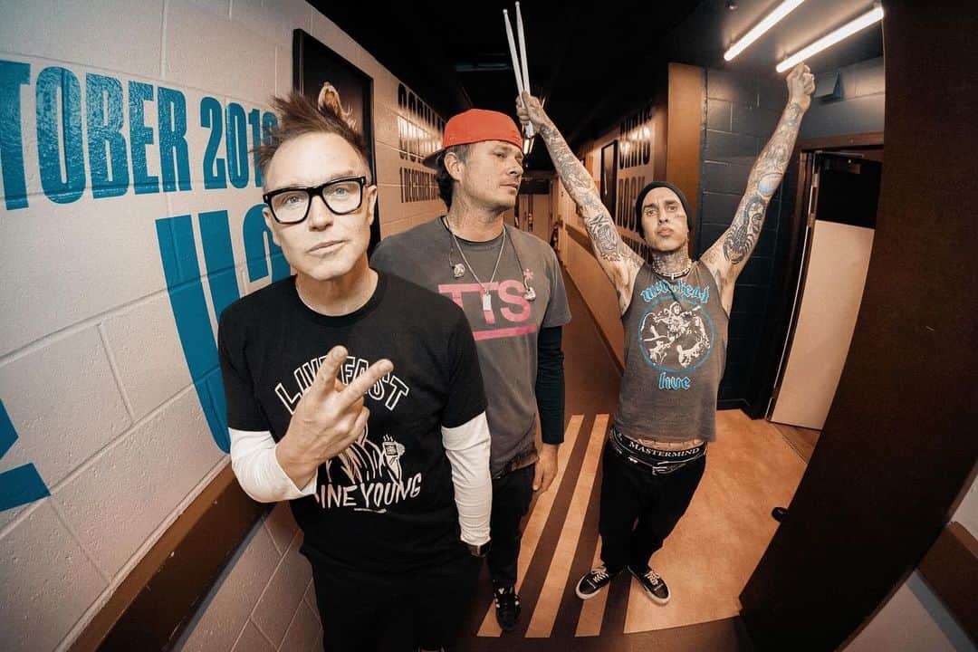 マーク・ホッパスのインスタグラム：「New album day. So stoked and grateful and proud. Playing music with my best friends is a dream come true. Thanks and congrats to everyone involved in this release. blink-182 forever.」