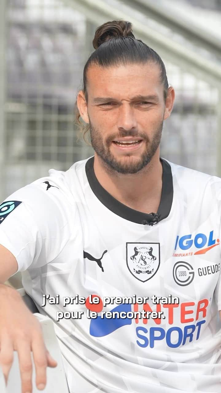 アンディ・キャロルのインスタグラム：「Andy Carroll 🏴󠁧󠁢󠁥󠁮󠁧󠁿 s’est confié sur son arrivée à Amiens 🎙️  Retrouvez l’interview complète en story 📲」