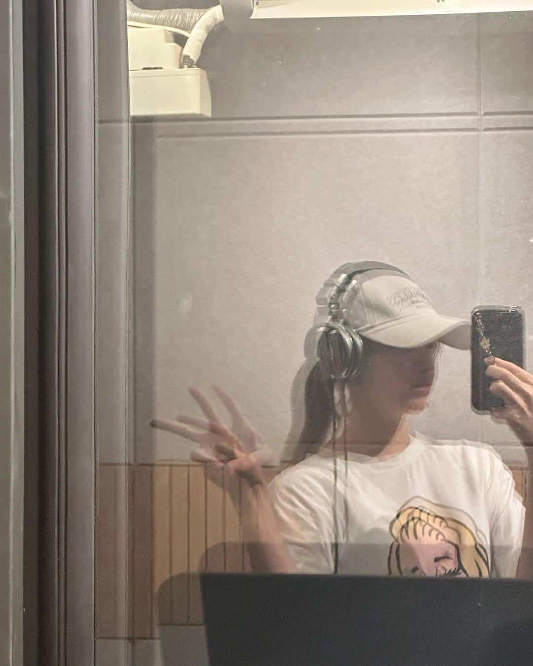 Elina 엘리나 (エリナ) さんのインスタグラム写真 - (Elina 엘리나 (エリナ) Instagram)「Random pics of 2023🍦 올해 랜덤 사진 투척!!」10月20日 23時14分 - elina_4_22