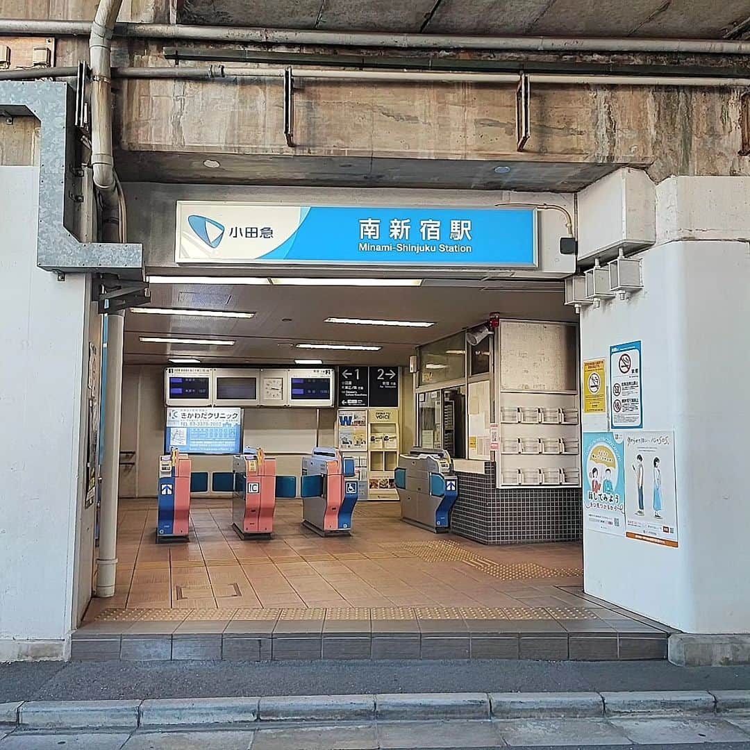 橋爪ももさんのインスタグラム写真 - (橋爪ももInstagram)「南新宿「ル・スフレ」さん  しっとりシュワシュワのスフレに 熱々のカスタードと冷たい生クリームを投入！ 結構あんまいので、お茶と一緒にチミチミ食べると幸せ´ `  スフレの種類はかなりあって はっしーはもちろんマロンにしました。  #singersongwriter #弾き語り女子  #スイーツ好きさんと繋がりたい  #カフェ巡り」10月20日 23時26分 - hashidume_momo